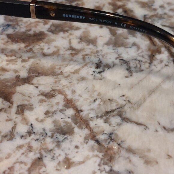 Burberry sunglasses - Picture 4 of 8